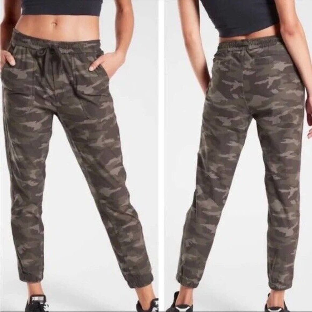 Athleta Joggers Womens 2 Camo Olive Green Tapered Athletic Pants Farallon